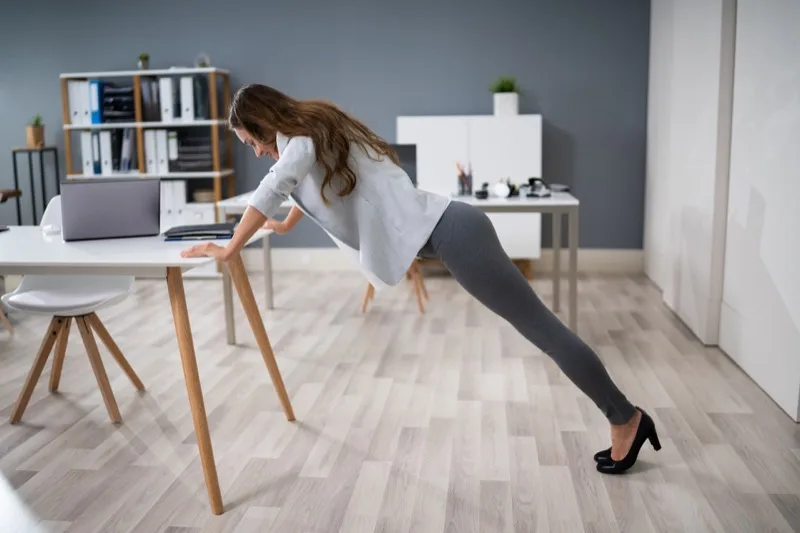 Fitnessübungen für den Ausgleich im Büro